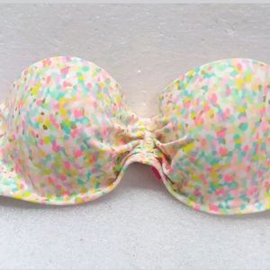 Victoria's Secret 36B Bikini Top

Pale Pink Blue G
